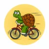 Цветной пример раскраски черепаха на велосипеде