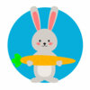 Цветной пример раскраски заяц держит морковку кролик