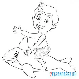 Распечатать раскраску мальчик на надувной акуле на А4