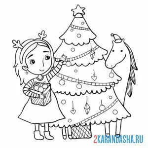 Распечатать раскраску девочка наряжает новогоднюю елку на А4